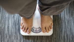 Ilustrasi kenaikan berat badan. Credit: freepik.com