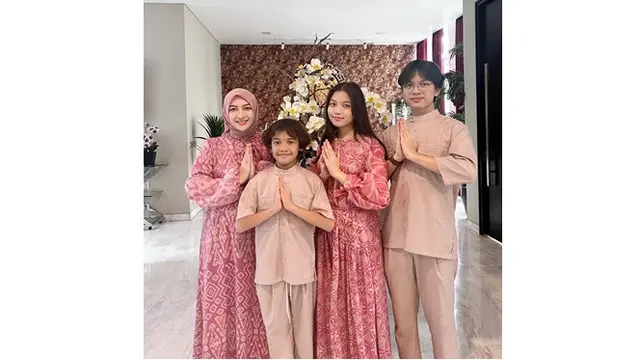 6 Potret Indriani Hadi Mantan Istri Sahrul Gunawan Bareng 3 Anaknya, Kompak Banget