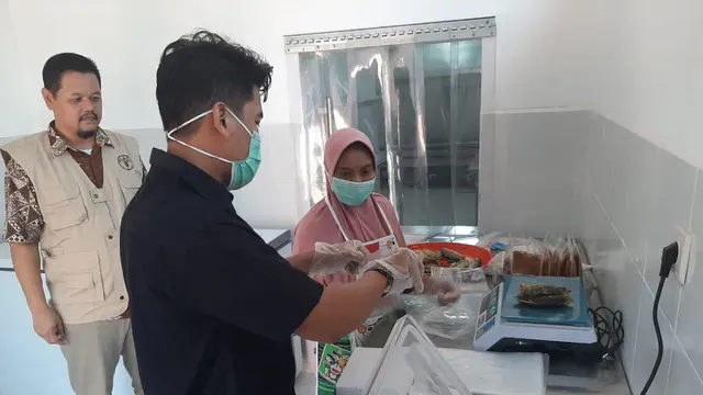 KKP menggandeng FAO meluncurkan Unit Pengolahan Ikan (UPI) pindang higienis di Dusun Lekok, Desa Gondang, Lombok Utara.
