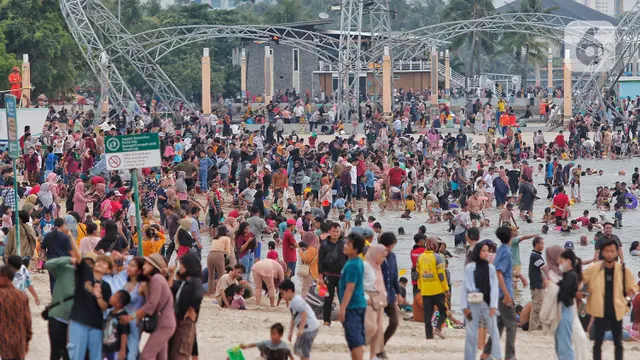 Diserbu Warga, Begini Suasana Pantai Ancol di Hari Kedua Lebaran 2023
