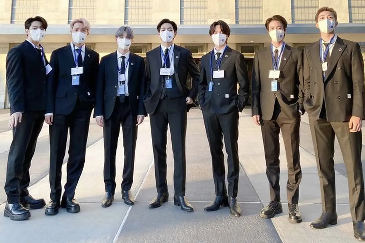 Makna Pin Berwarna yang Dikenakan BTS di Sidang Umum PBB/dok. Instagram UNICEF