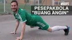 Sang wasit menilai apa yang dilakukan Adam adalah sesuatu yang tak pantas dilakukan.