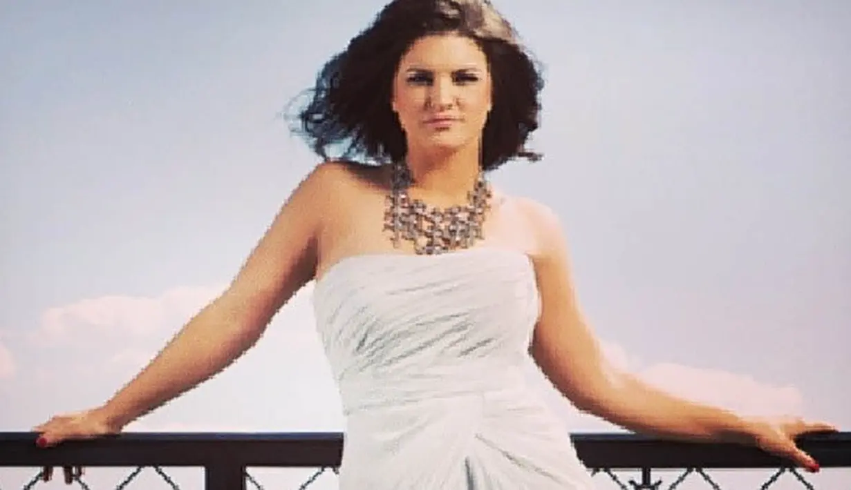 Gina Carano, ganas di ring namun anggun di luar ring. (Instagram)