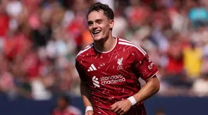 Florian Wirtz (#7) dari Liverpool merayakan gol yang dicetaknya pada babak pertama pertandingan persahabatan pramusim melawan Leeds United di Soldier Field pada 2 Agustus 2026 di Chicago, Illinois. (Geoff Stellfox/Getty Images via AFP)
