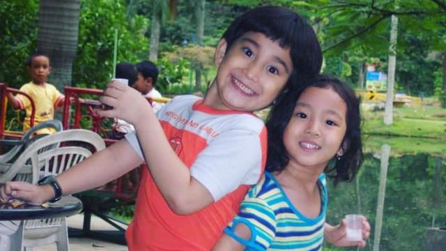 Sering Dikira Pacar, Ini 6 Potret Kakak Adik Bio One dan Nona Berlian "Ronaldowati"