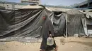 Air bersih menjadi sesuatu yang langka dan berharga bagi sekitar dua juta penduduk di Gaza, Palestina. (AP Photo/Jehad Alshrafi)