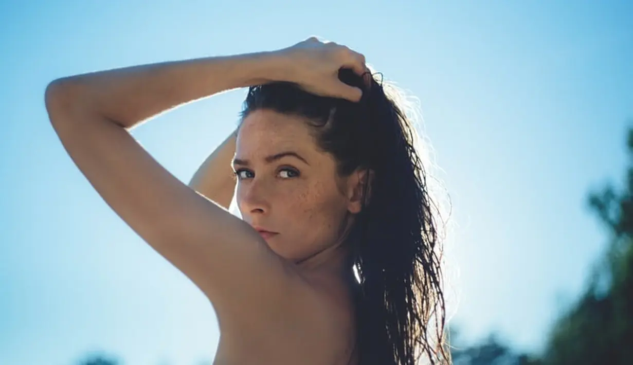 Ceramide adalah molekul lemak yang ditemukan di lapisan atas kulit yang membantu melindungi dan menjaga kelembapan kulit. Mengisi ulang ceramide memungkinkan untuk membangun kembali penghalang pelindung kulit. Foto: unsplash.com.