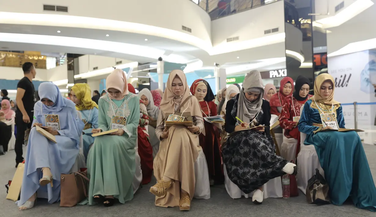 Menurut Andhika, jumlah peserta yang mengikuti audisi di kota Jakarta memang biasa berjumlah banyak, dan saat itu sudah tercatat 124 peserta yang mengikuti audisi. Bahkan masih akan terus bertambah. (Galih W. Satria/Bintang.com)