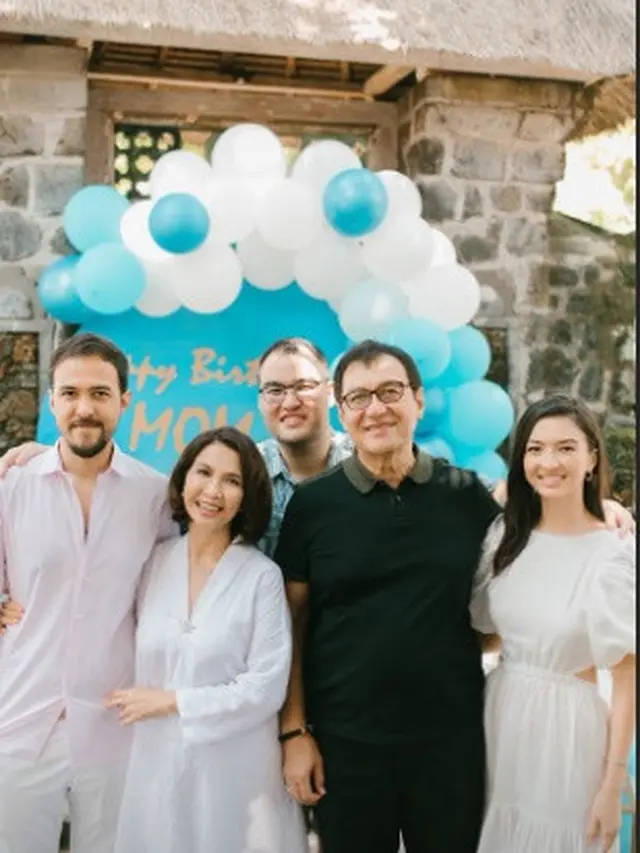 7 Potret Kompak Kebersamaan Raline Shah dengan Keluarga