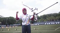 Pepanah Indonesia, Diananda Choirunisa, berpose usai tampil pada cabang panahan nomor recurve SEA Games di Kuala Lumpur, Minggu (20/8/2017). (Bola.com/Vitalis Yogi Trisna)