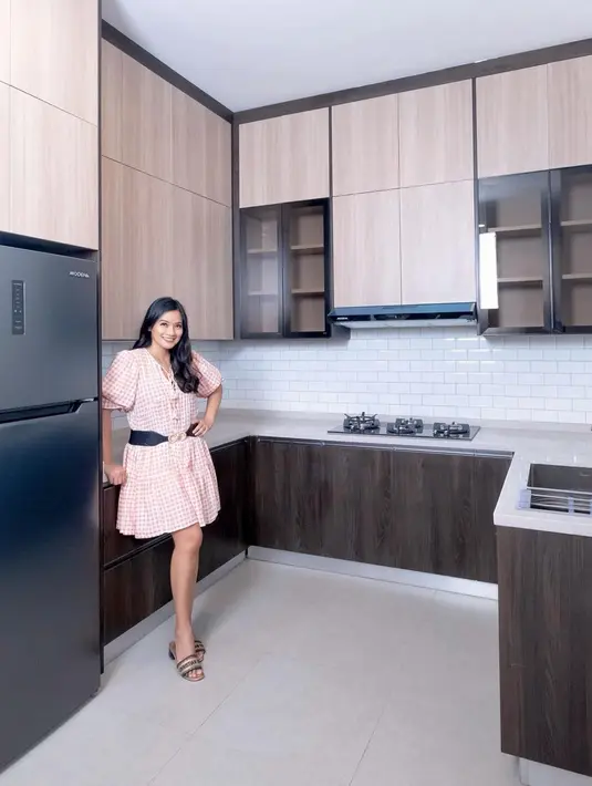 Meski menginjak usia kepala empat, Titi Kamal punya gaya busana yang bikin dirinya terlihat awet muda [@titi_kamall]