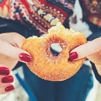 Ilustrasi makanan manis. Sumber foto: unsplash.com/Thomas Kelley.