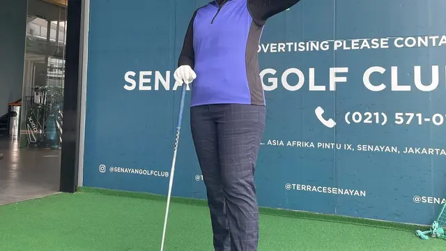 7 Gaya Penampilan Astrid Kuya saat Main Golf, Curi Perhatian