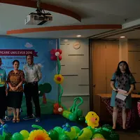 Selama hampir satu bulan, karyawan Unilever diperbolehkan bekerja sambil membawa anak ke kantor. (Bintang.com/Gadis Abdul)