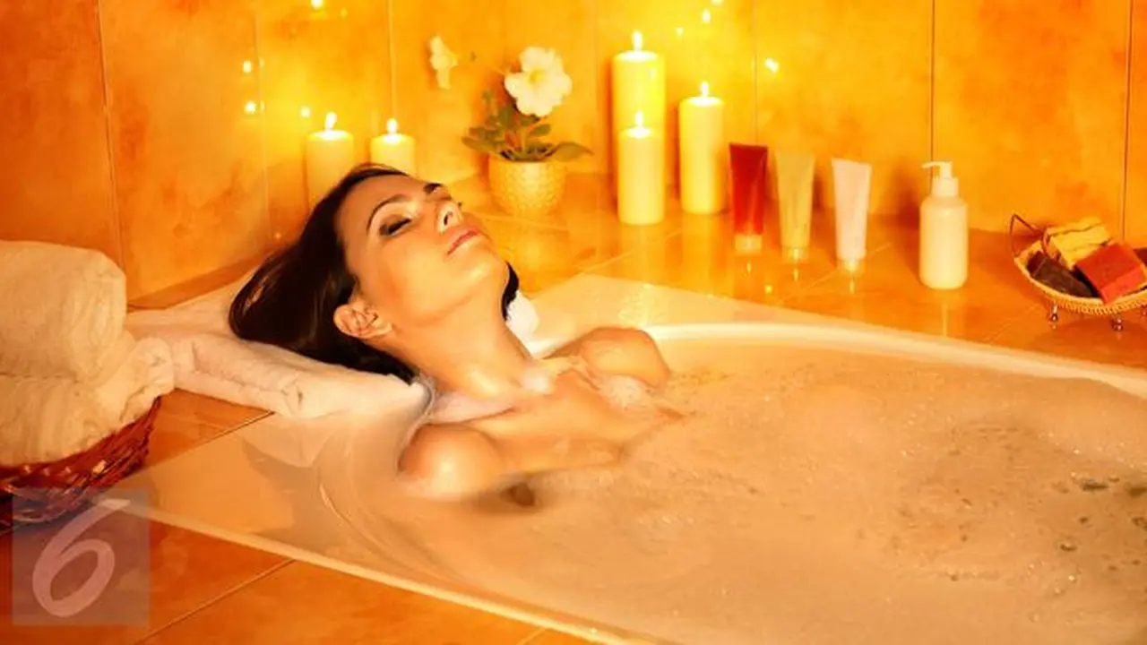 Ingin Relaksasi? Tambahkan Bahan Alami Ini Saat Mandi 