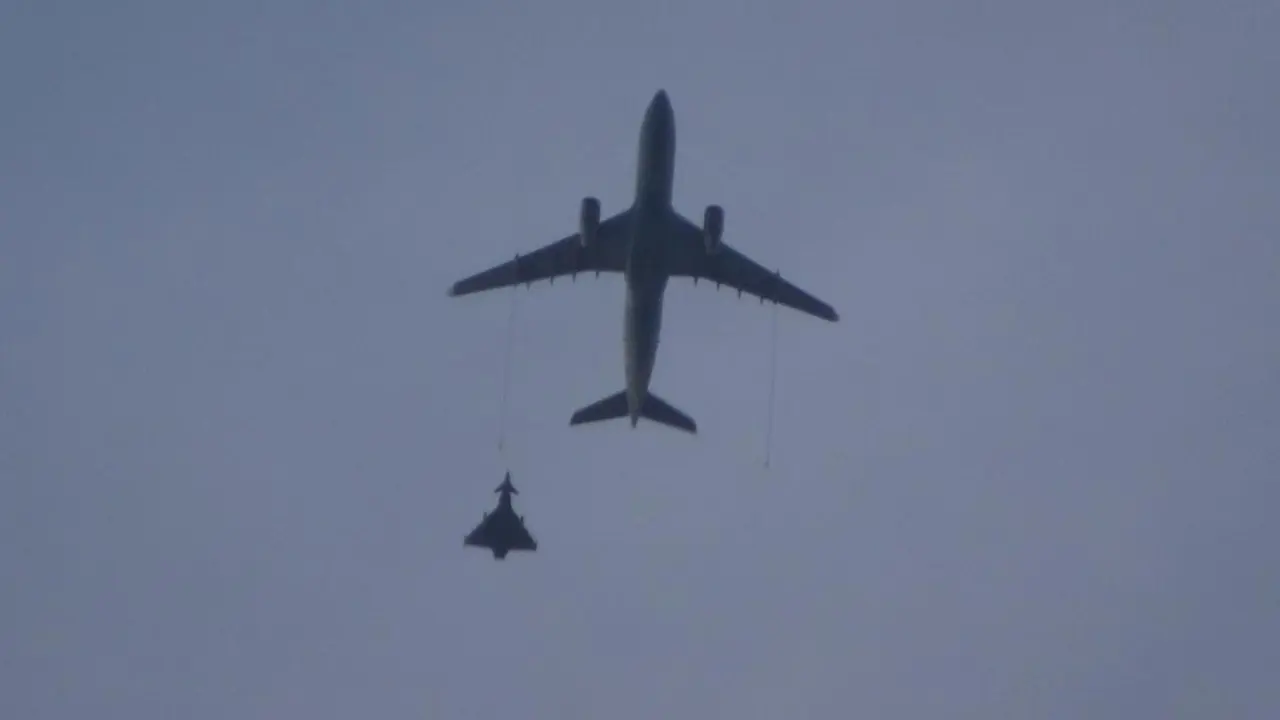 Jet Tempur Inggris Kawal Pesawat Kargo dari Rumania, Ada Apa?