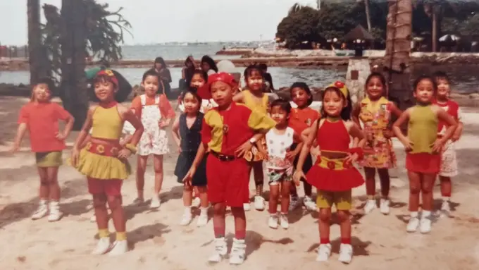 [Fimela] Leony dan Trio Kwek Kwek