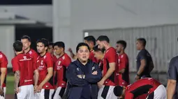 Erick menyebut bahwa pertandingan melawan China bukan sekadar laga biasa, melainkan penentu masa depan Skuad Garuda menuju babak playoff. (Liputan6.com/Angga Yuniar)