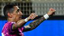 Pemain Juventus Angel Di Maria melakukan selebrasi usai mencetak gol ke gawang Spezia pada pertandingan sepak bola Liga Italia di Stadion Alberto-Picco, La Spezia, Italia, 19 Februari 2023. Juventus mengalahkan Spezia dengan skor 2-0. (ANDREAS SOLARO/AFP)