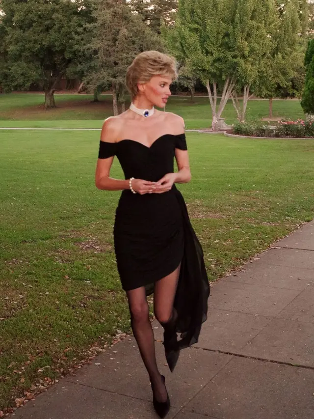 Bikin Kaget! Gaya Totalitas Elsa Hosk Pakai Revenge Dress untuk Kostum Halloween, Posenya Semirip Aslinya