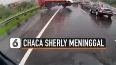 Mantan personel Trio Macan Chaca Sherley tewas akibat kecelakaan di jalan tol Solo-Semarang.  Chaca meninggal dunia saat perawatan di rumah sakit. berikut video amatir yang merekam deti-detik kecelakaan yang merengut nyawanya.