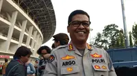 Mereka berasal dari daerah yang berbeda. Datang sengaja ke Jakarta untuk menyaksikan pertandingan Persija Vs Persib di Stadion Utama Gelora Bung Karno (SUGBK), Senayan. (Foto: Liputan6/Ady Anugrahadi)