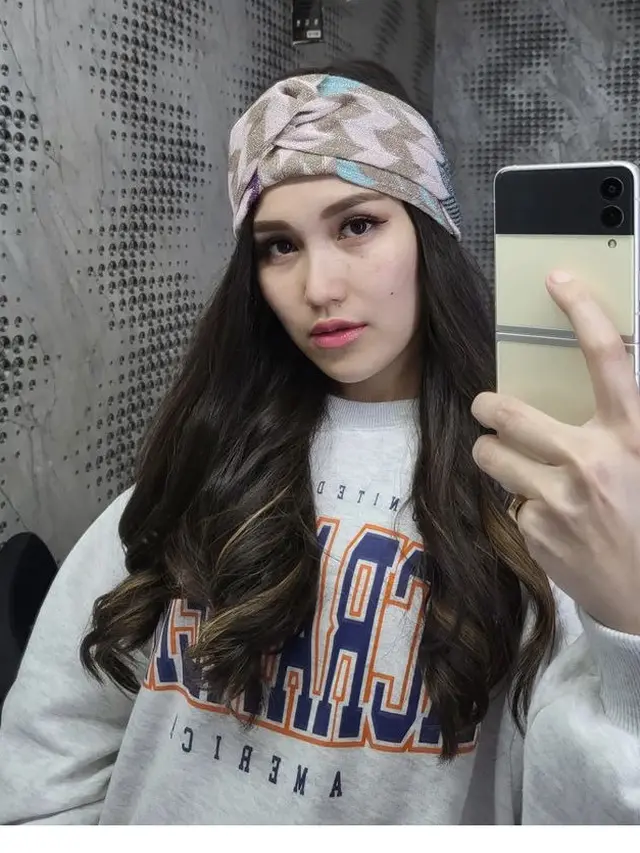 Potret Tampilan Ayu Ting Ting Setelah Pulang Umrah, credit @ayutingting92