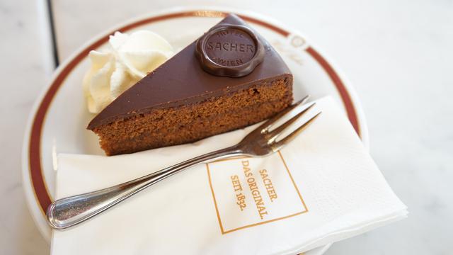 Sachertorte - Austria. (Sumber: Unsplash.com)