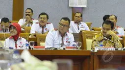 Suasana rapat kerja Kementerian Olahraga dan Pemuda dengan Komisi X DPR, Jakarta, Kamis (5/2/2015). (Liputan6.com/Andrian M Tunay)