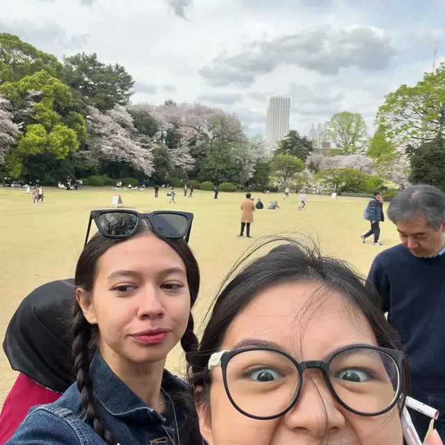 7 Potret Yuki Kato Rayakan Lebaran Bersama Keluarga di Jepang