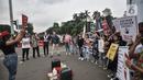 <p>Mahasiswi melakukan aksi teatrikal di Kawasan Patung Kuda, Jakarta Pusat, Kamis (21/4/2022). Memperingati hari Kartini, aksi bertujuan mendesak Presiden Joko Widodo mencopot sejumlah menteri yang terlibat kasus mafia minyak goreng. (merdeka.com/Iqbal S. Nugroho)</p>