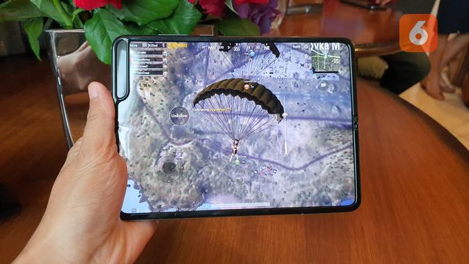 Main PUBG Mobile dengan Galaxy Fold, layar lebih besar, anti ngelag, dan tampilan High Dynamic Range graphic (Liputan6.com/ Agustin Setyo W)