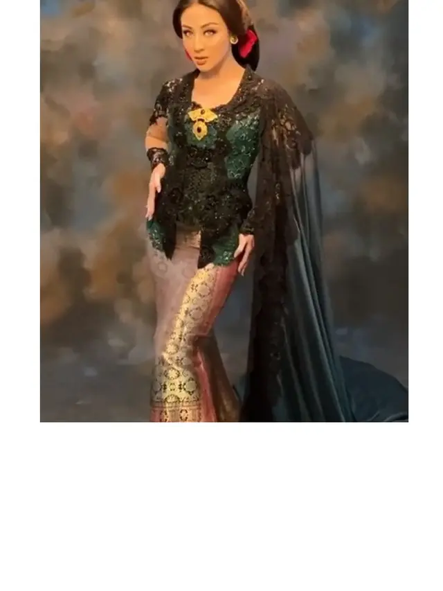 Pakai Kebaya dan Adat Lampung, Ini 6 Pesona Margin Wieheerm Calon Istri Ali Syakieb