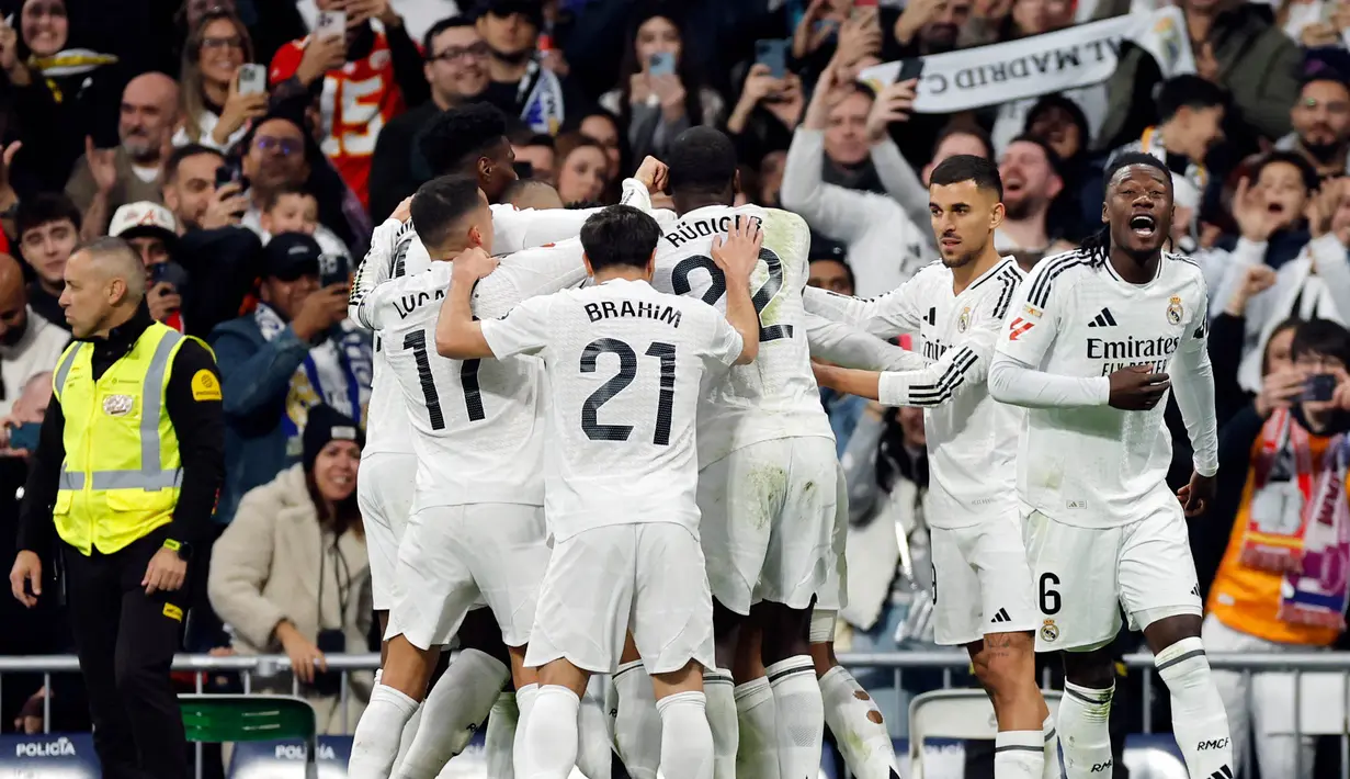 Hingga akhir pertandingan, Real Madrid unggul 4-2 atas Sevilla. (OSCAR DEL POZO/AFP)