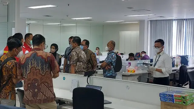 Penggeledahan Ruang Informasi Teknologi (IT) Kantor PT Pertamina Patra Niaga terkait korupsi BBM