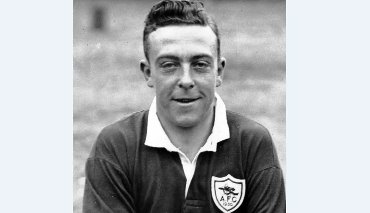 Joe Hulme mencetak 107 gol untuk Arsenal. Hulme termasuk pemain pertama dalam tim asuhan Herbert Chapman dan memenangi beberapa gelar dalam empat musim termasuk 2 trofi Piala FA. (www.squawka.com)
