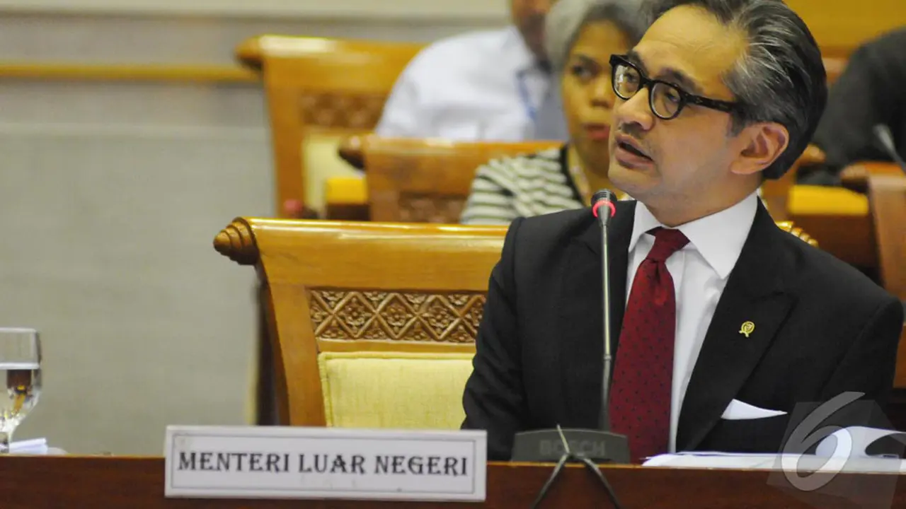 Menlu Marty Natalegawa Jadi Anak Emas DPR