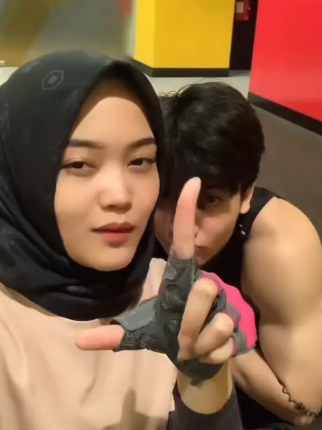 Putri Delina Nge-Gym