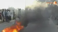 [VIDEO] Jasad Korban Bentrokan di Bekasi Dibawa ke RS Polri