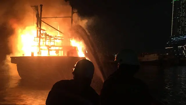Kapal terbakar