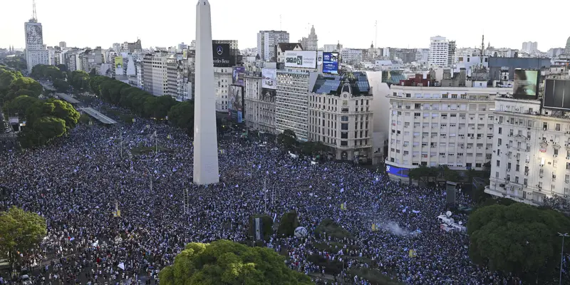 Lolos ke Final Piala Dunia, Warga Argentina Berpesta di Buenos Aires