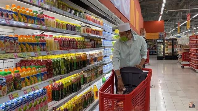 6 Momen Kartika Putri dan Suami Belanja Bulanan, Sampai Pakai 18 Trolly