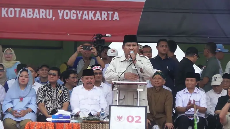 Calon presiden nomor urut 02, Prabowo Subianto berkampanye di Stadion Kridosono Yogyakarta, Senin (8/4/2019).