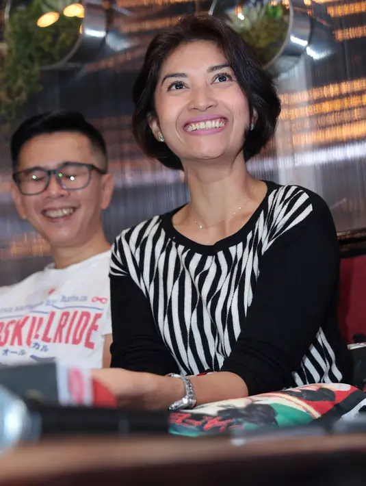 Saat menggelar jumpa pers di Reunion Cafe, Panglima Polim, Jakarta Selatan, Rabu (11/1/2017) para personel Project Pop juga membantah terkait pembagian honor. Meski dalam kondisi sakit, Oon masih mendapatkan honor. (Deki Prayoga/Bintang.com)