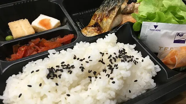 Kemasan Makanan - Image by ppkpichch from Pixabay