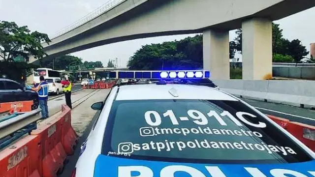 Mobil penumpang biasa tidak diperkenankan menggunakan lampu strobo