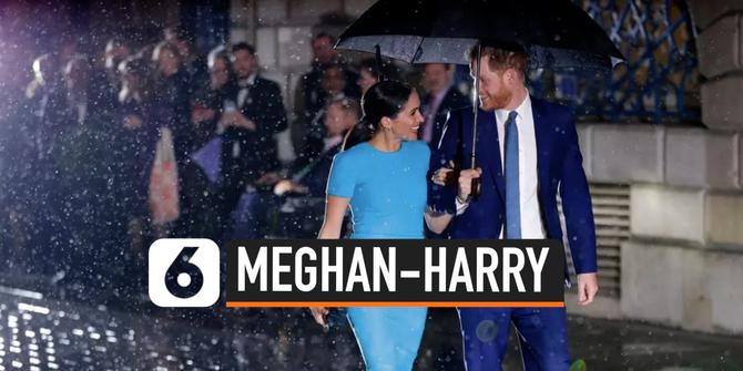 VIDEO: Meghan-Harry Tampil Mesra Sepayung Berdua