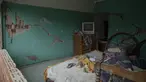 Dinding retak berdiri di sebuah rumah yang rusak akibat gempa bumi di Huizontla, negara bagian Michoacan, Meksiko, Selasa (20/9/2022). Gempa berkekuatan Magnitudo 7,6 mengguncang pantai Pasifik tengah Meksiko pada hari Senin waktu setempat. (AP Photo/Armando Solis)
