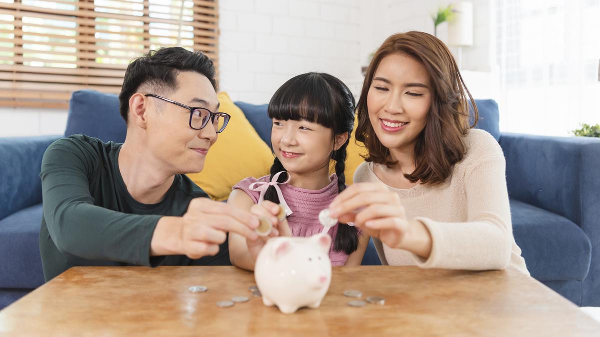 Uang THR Anak Jangan Langsung Habis Kelola Dengan 4 Tips Ini 
