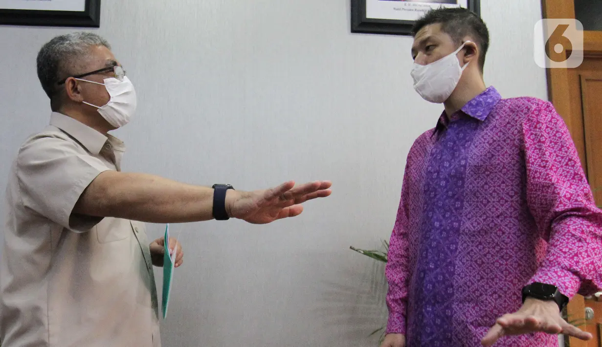 Kementerian Kesehatan dan Halodoc menjalin kerjasama dalam rangka percepatan program vaksinasi Covid-19 di Jakarta. Halodoc menjadi mitra resmi Kemenkes dengan menghadirkan pusat layanan vaksinasi Covid-19 secara drive thru. (Liputan6.com/Fery Pradolo)
